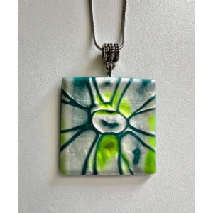 Boxed Metallic Daisy Pendant