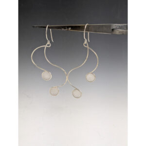 White 2 Circle Wavy Earrings